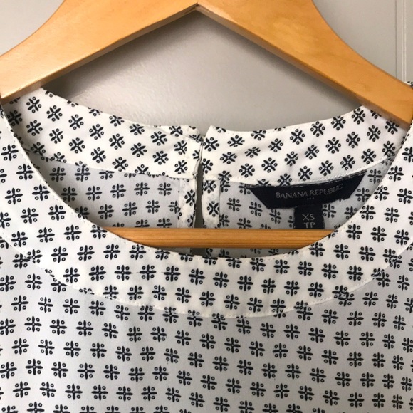 Banana Republic Blouse, size XS - Picture 2 of 3
